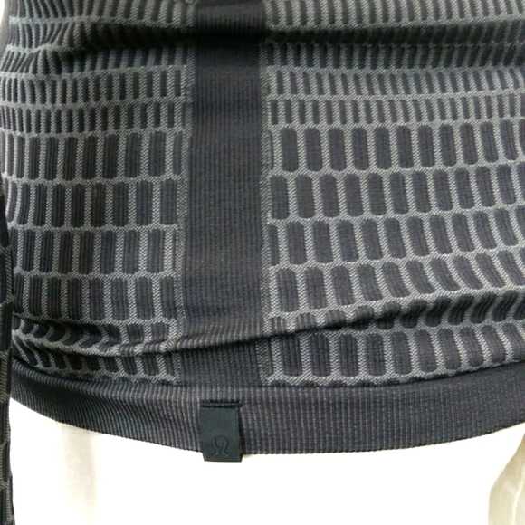 Lululemon Athletica Grey Running Shirt - Picture 5 of 9